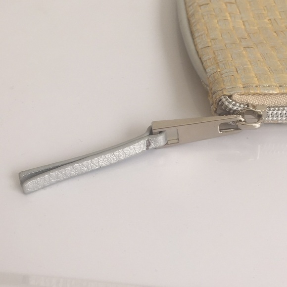 Neiman Marcus metallic weave clutch / zip bag NWOT - Picture 4 of 13